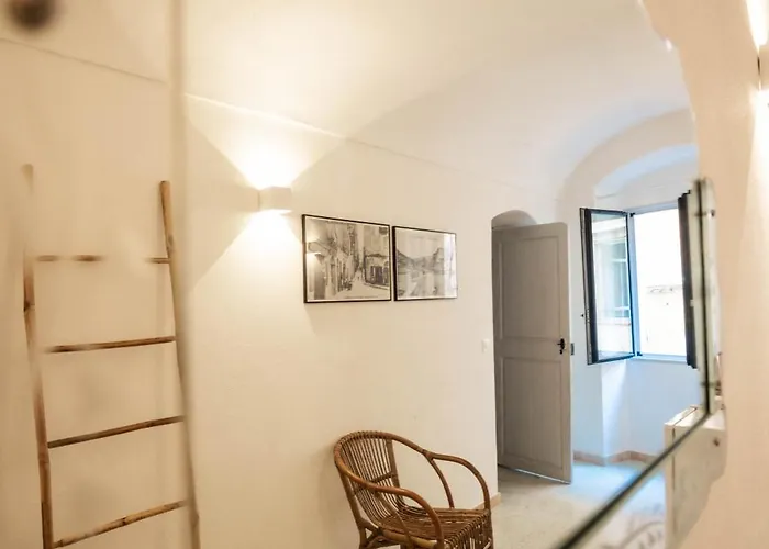 Vivez - La De Doria דירה *